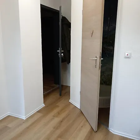 Luitpold 4 דירה *